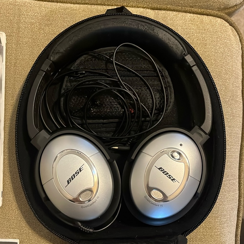 Bose QC15 acoustic noise canceling headphones
